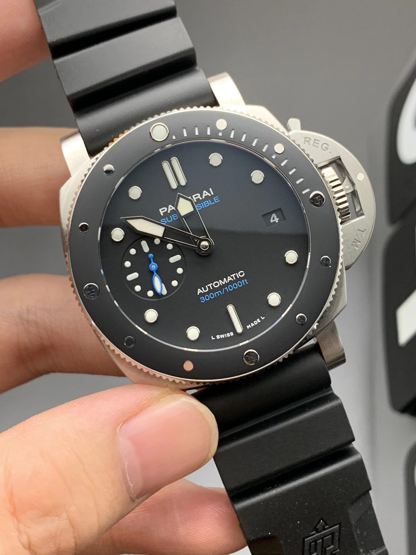 Sophisticated CBD Factory Panerai Submersible 42mm Black Ceramic Bezel PAM00683 1:1 Super Clone – DDP.900 Movement 400
